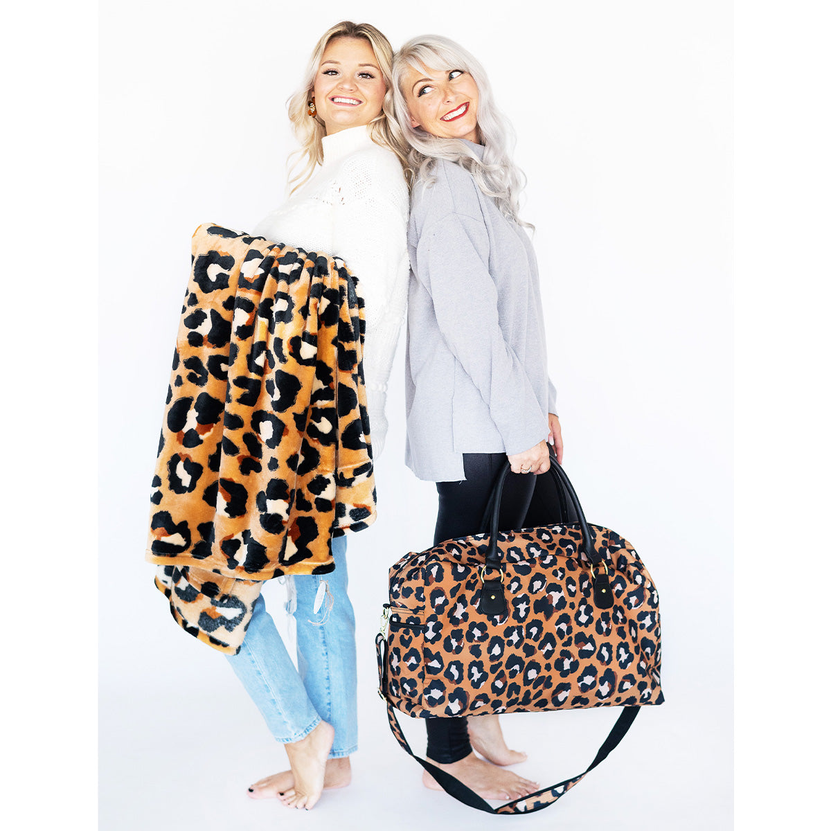 ✏️ Plush Blanket - Soft Polyester Throw - Spotlight Leopard (Customizable)